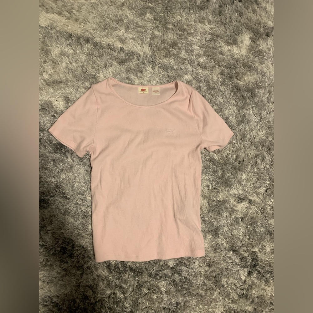 NWOT Levi’s T-Shirt